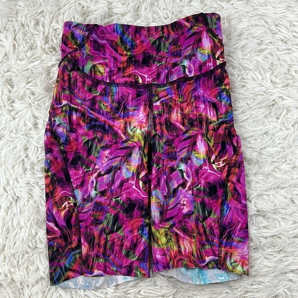 Lululemon Base Pace High-Rise Short 8" Hyper Flow Pink Multi - Picture 1 of 5